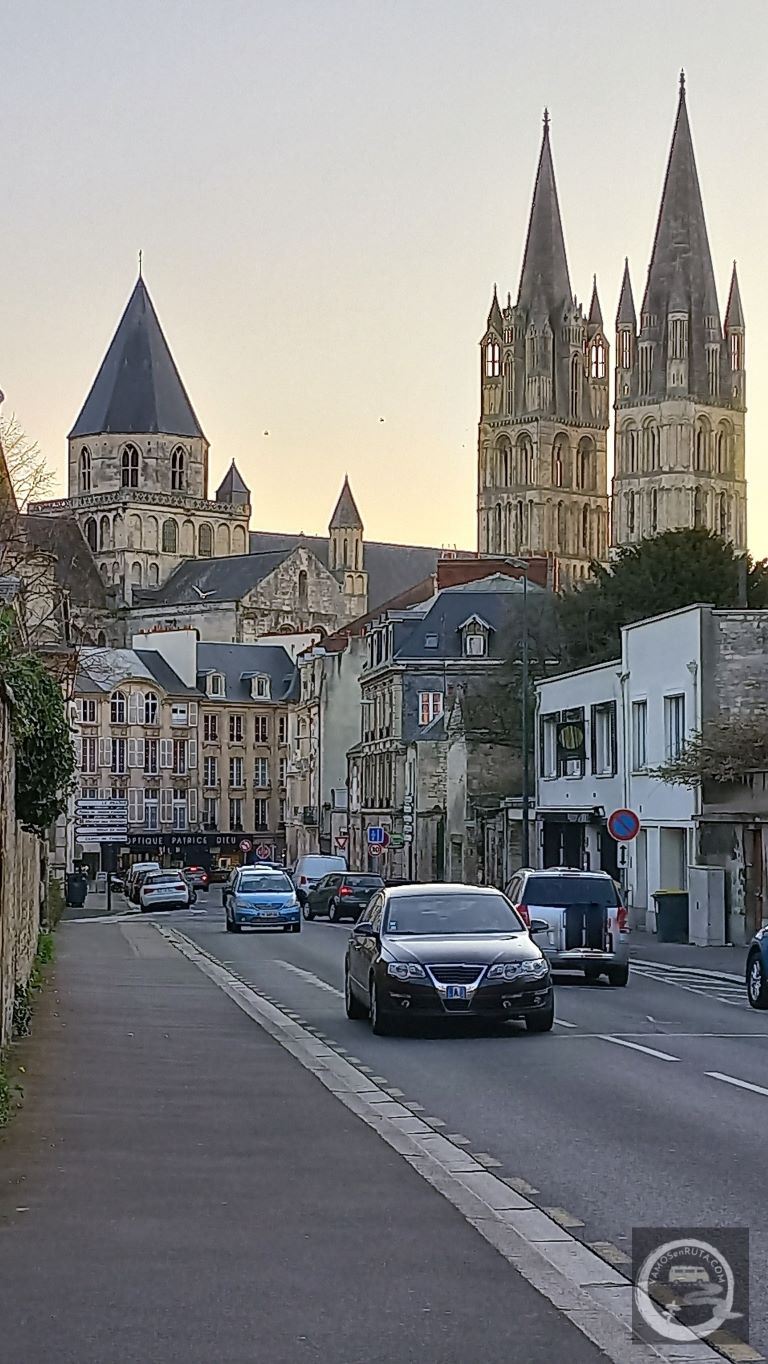 En Caen de camino a la Abadía