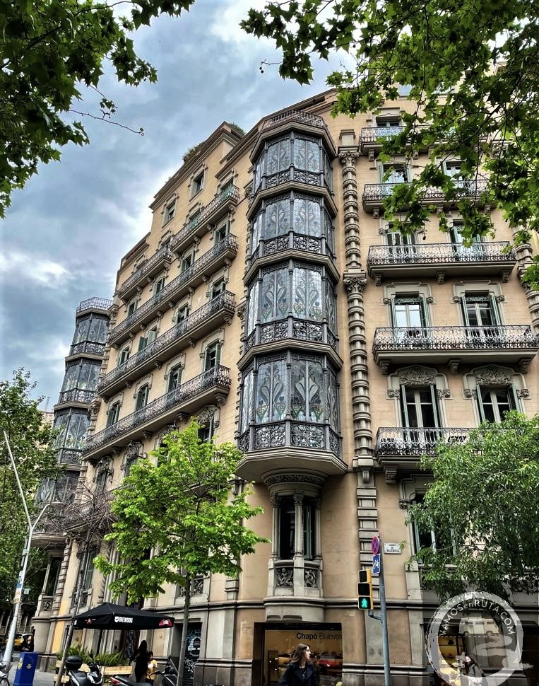 En calle Valencia  / Roger de Llúria