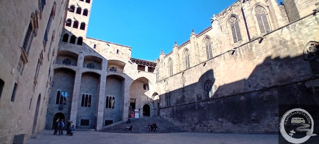 qué ver en Barcelona Plaza del rey