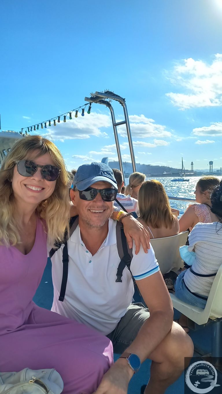 Qué ver en Barcelona. En litoral desde barco las golondrinas